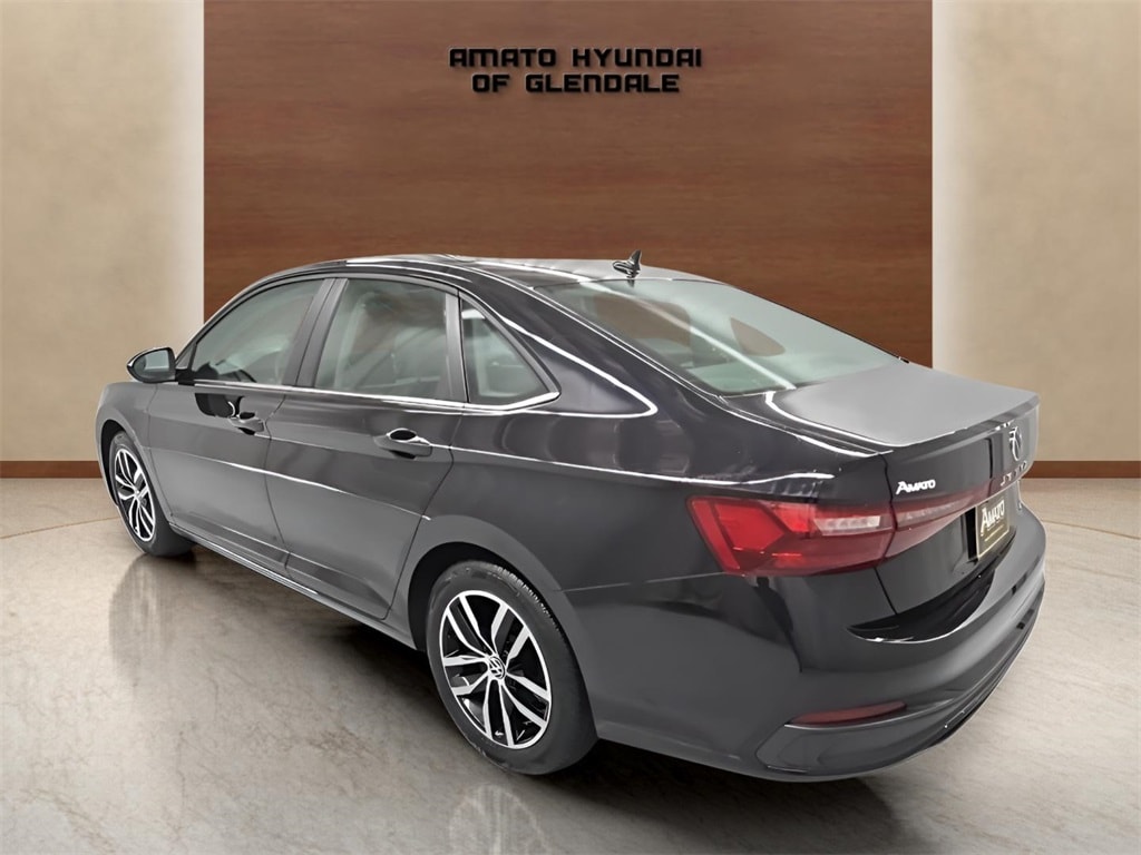 Used 2025 Volkswagen Jetta 1.5T SE Sedan