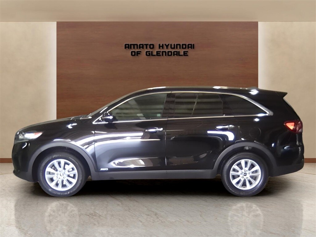 2019 Kia Sorento LX photo 2