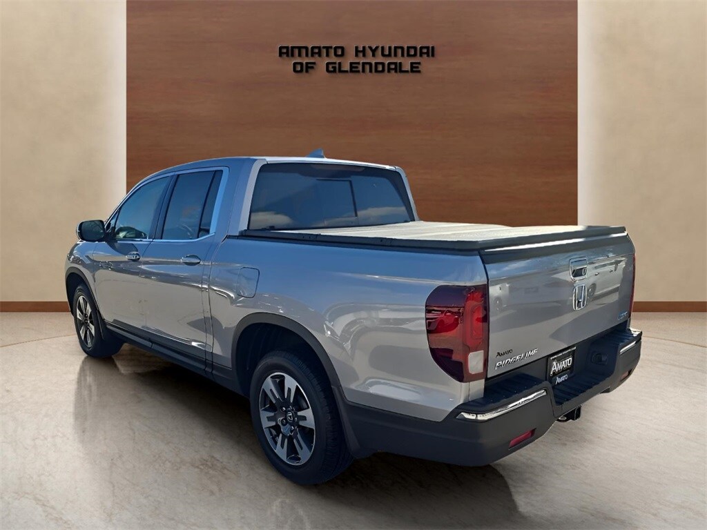 2019 Honda Ridgeline RTL photo 2