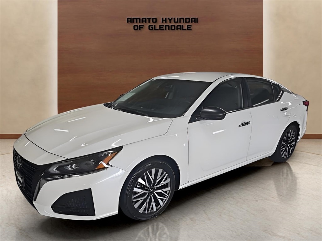 Used 2024 Nissan Altima 2.5 SV Sedan