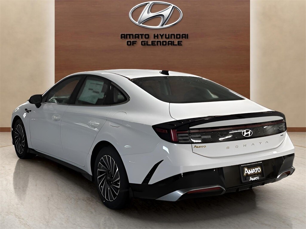 2025 Hyundai Sonata Hybrid SEL photo 4