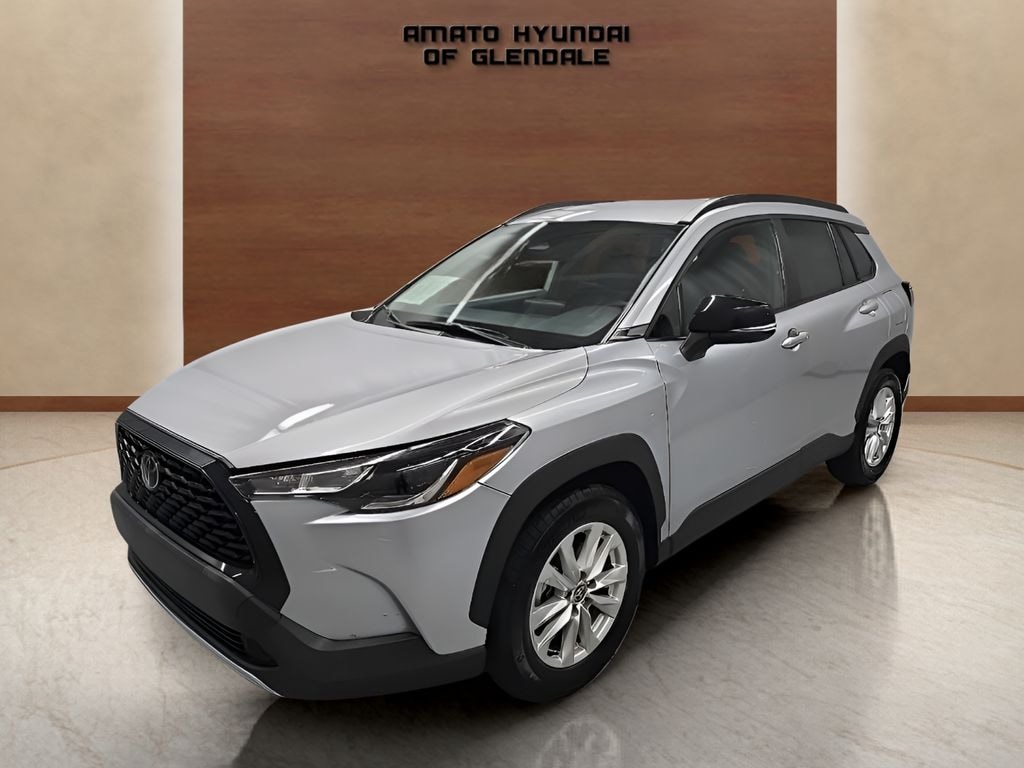 Used 2025 Toyota Corolla Cross LE SUV