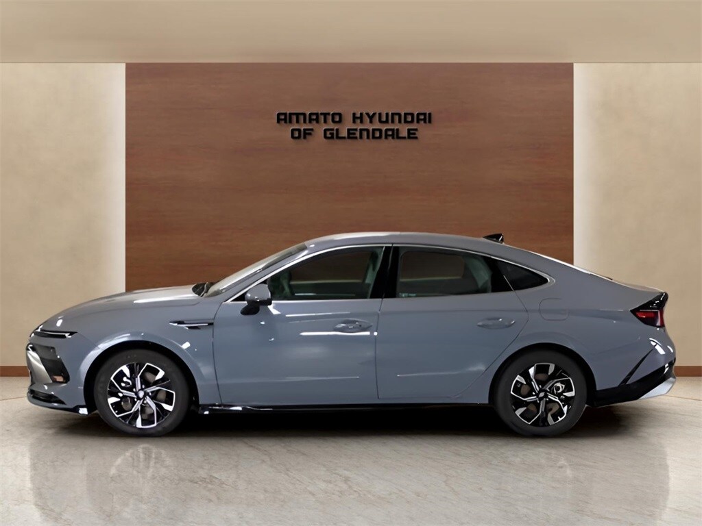 2025 Hyundai Sonata SEL photo 2