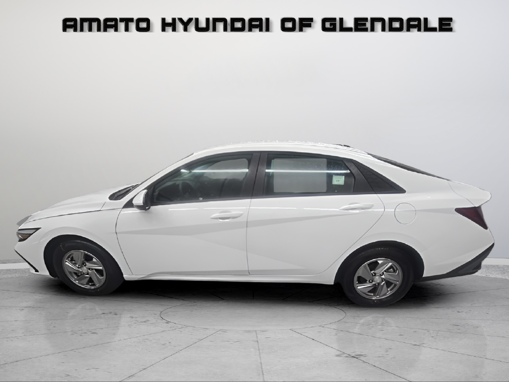 New 2026 Hyundai Elantra SE Sedan