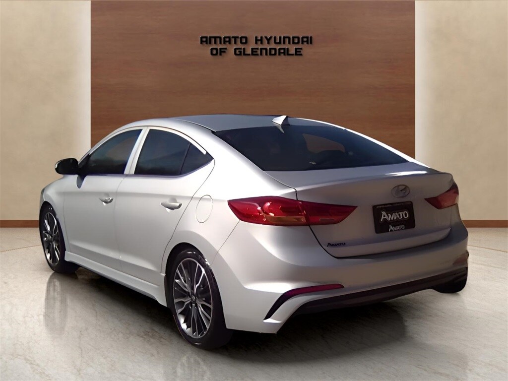2017 Hyundai Elantra Sport photo 2