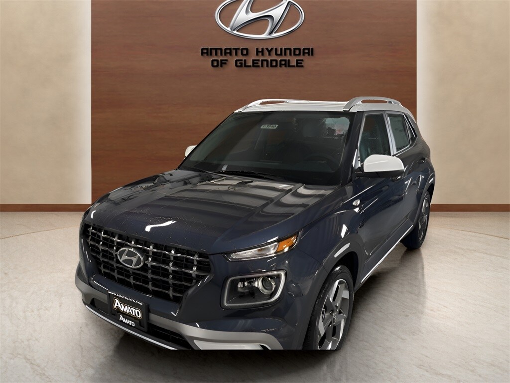 2025 Hyundai Venue Limited photo 2