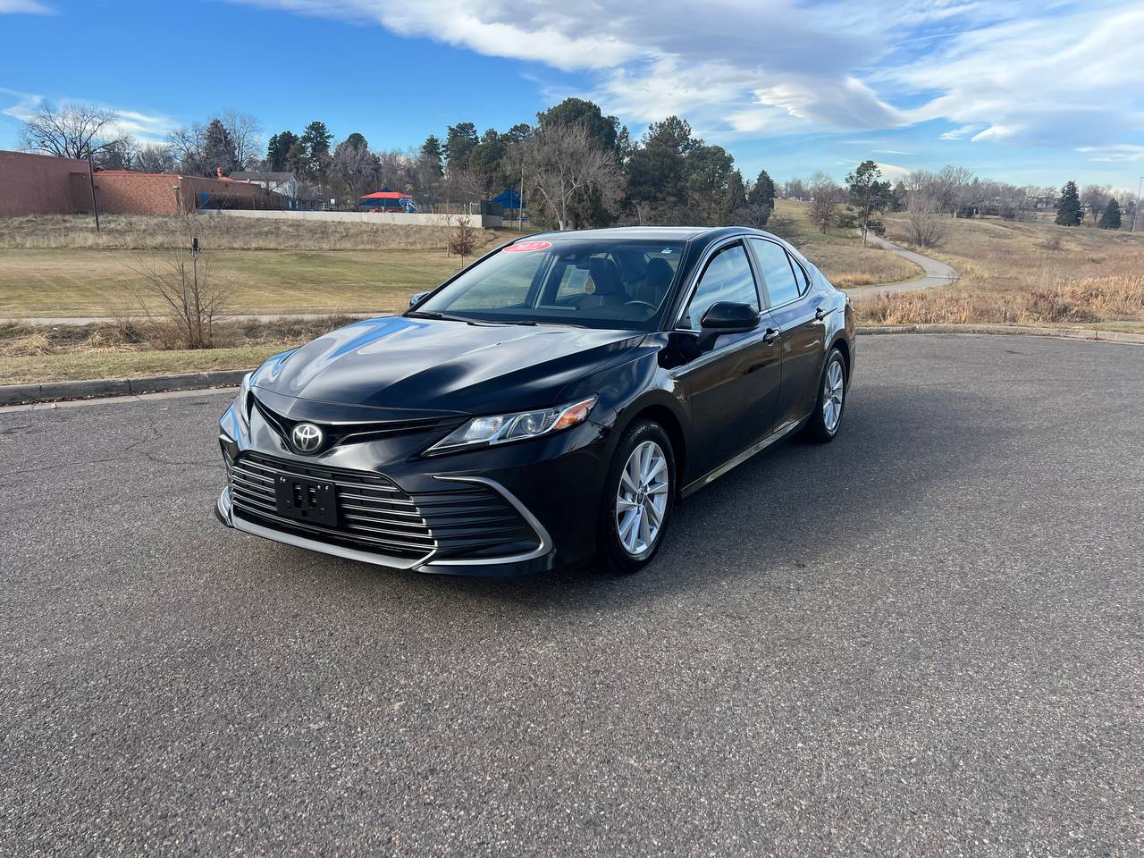 2022 Toyota Camry LE's photo