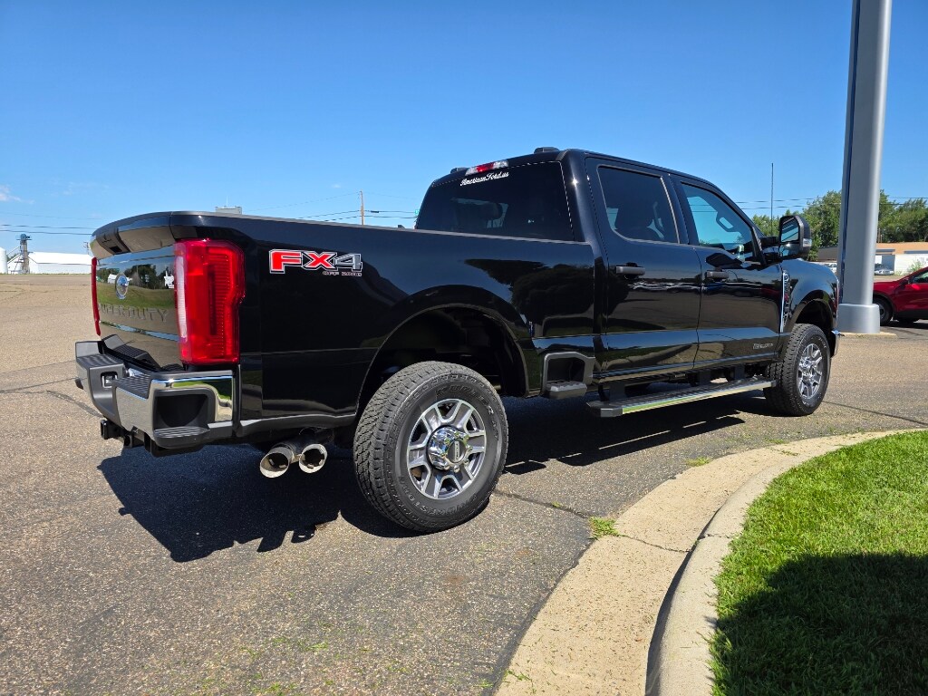 2025 Ford F-250 XLT photo 3