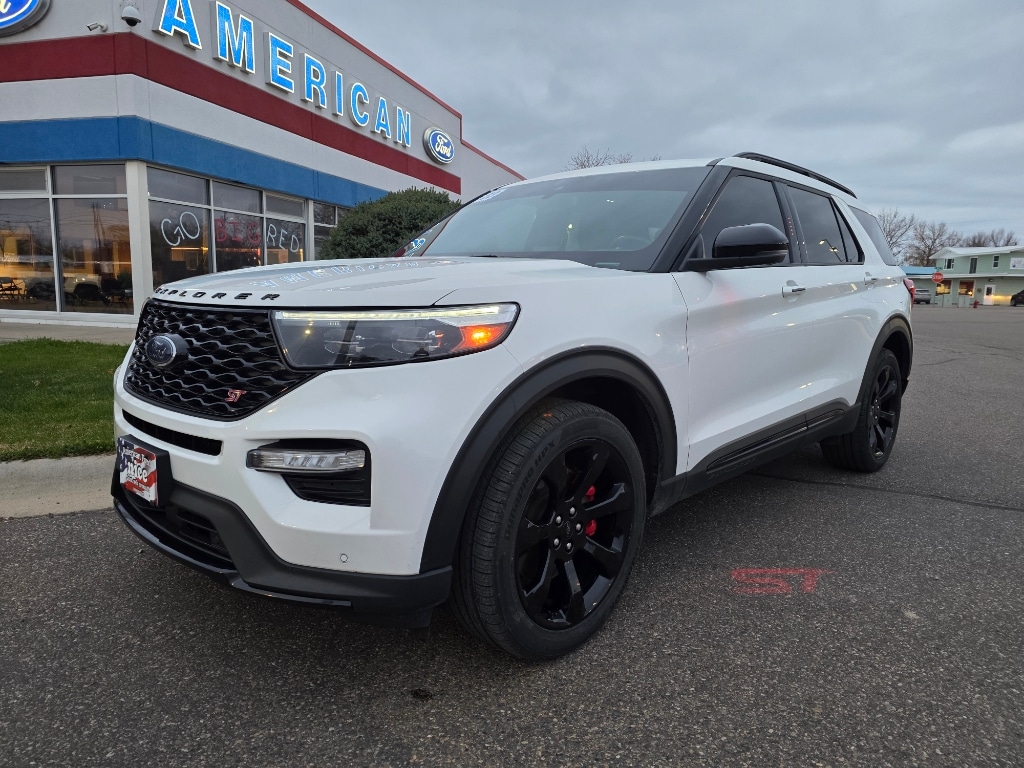 2023 Ford Explorer ST's photo