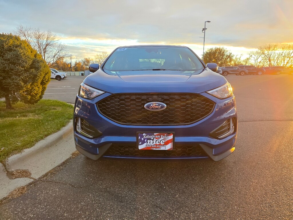 2024 Ford Edge ST-Line photo 2