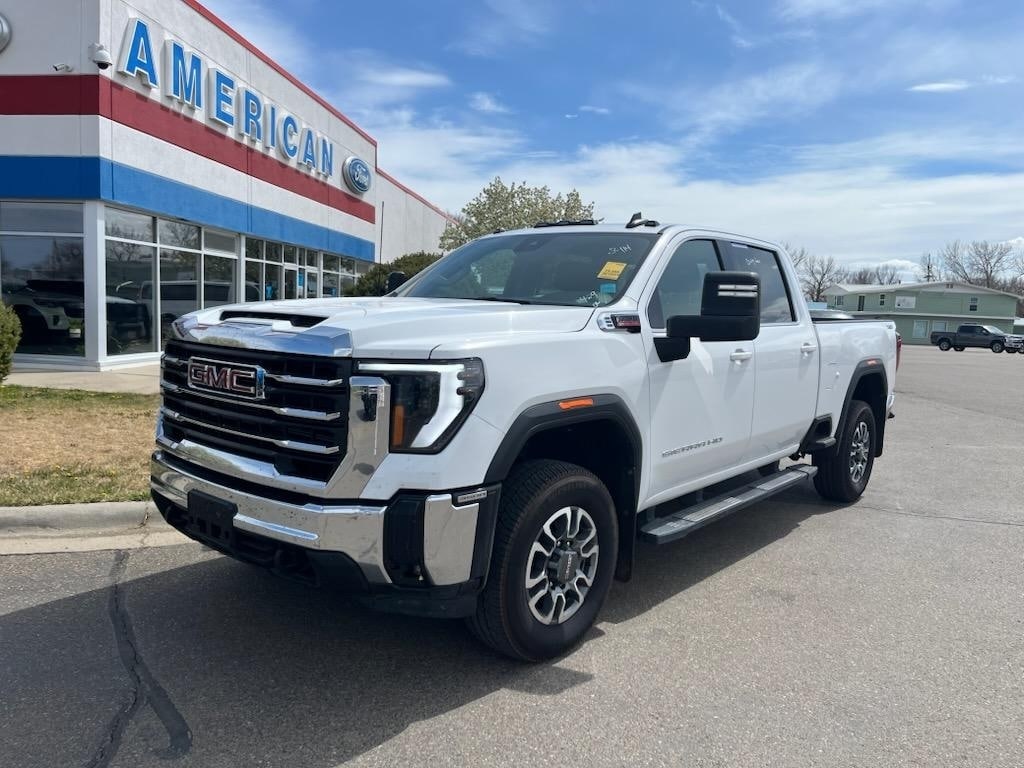 2024 GMC Sierra SLE 4WD Crew Cab Standard Box SRW's photo