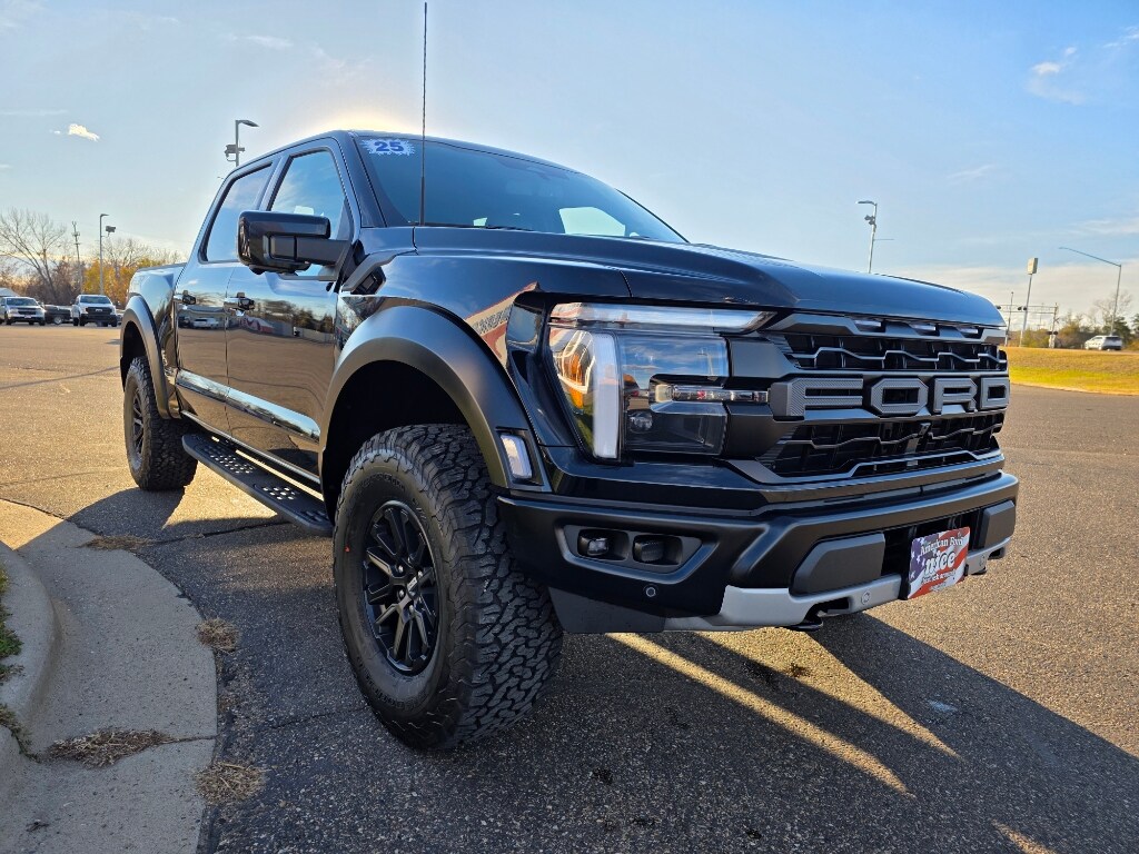 2025 Ford F-150 Raptor photo 3