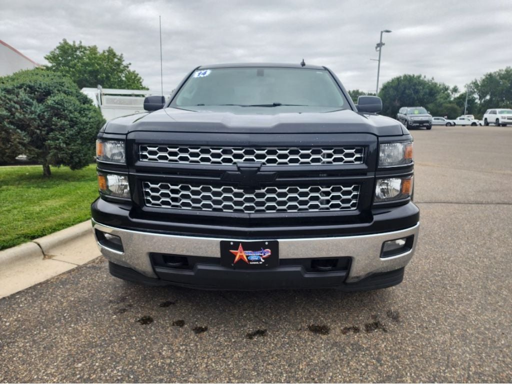 Used 2014 Chevrolet Silverado 1500 LT with VIN 3GCUKREC8EG523093 for sale in Glendive, MT