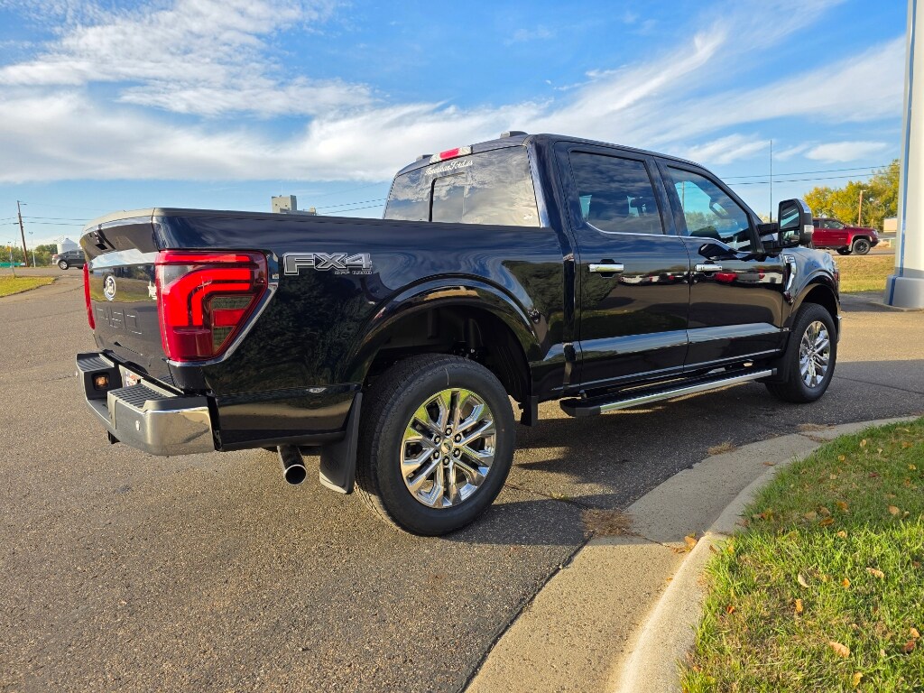 2025 Ford F-150 Lariat photo 4