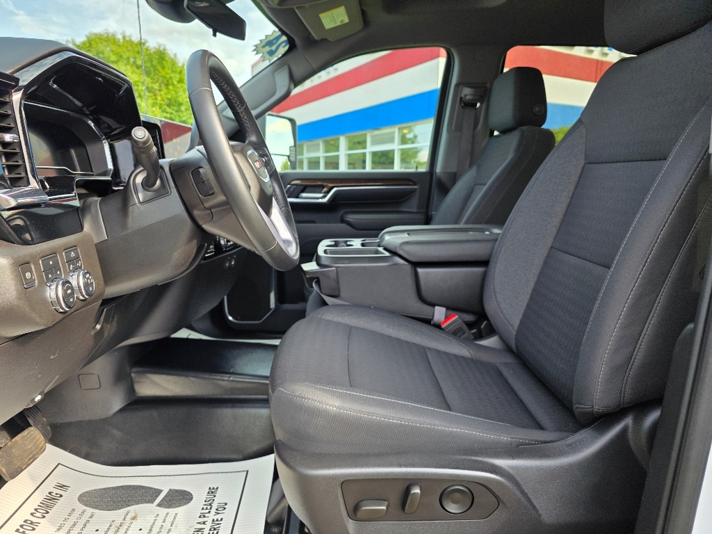 2024 GMC Sierra 3500HD SLE - Photo 17