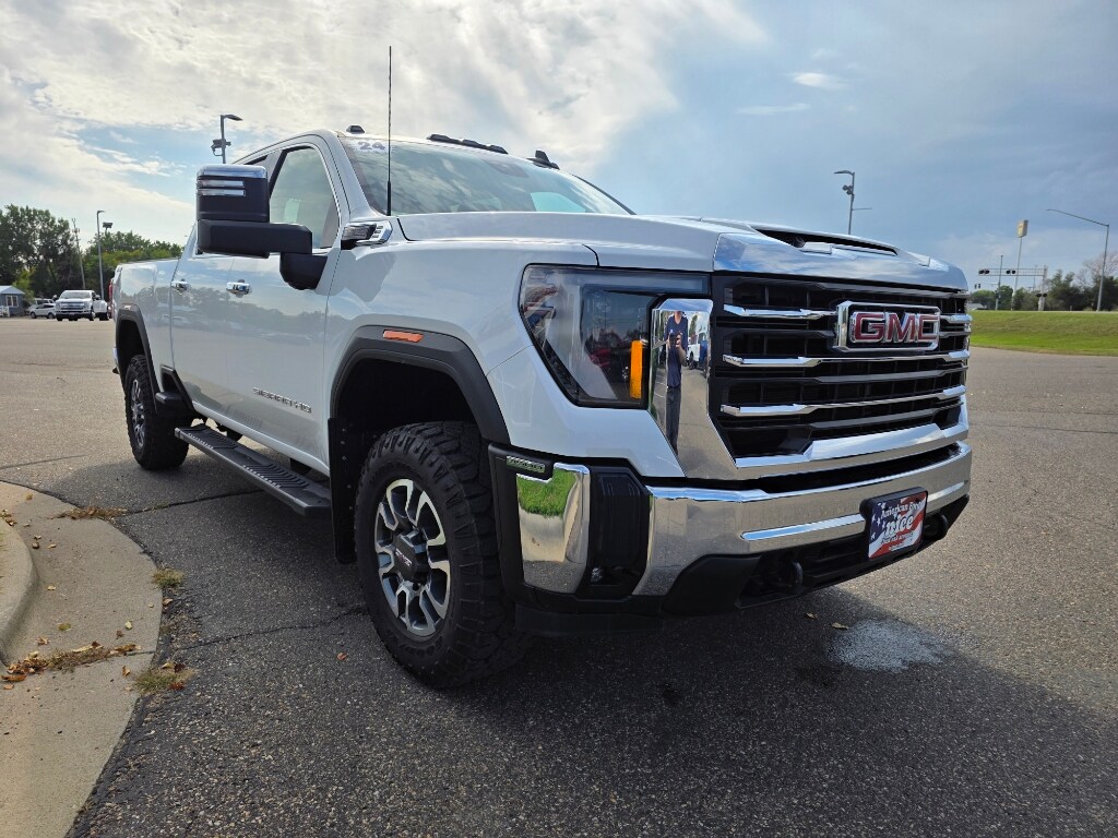 2024 Gmc Sierra 3500 SLE photo 3