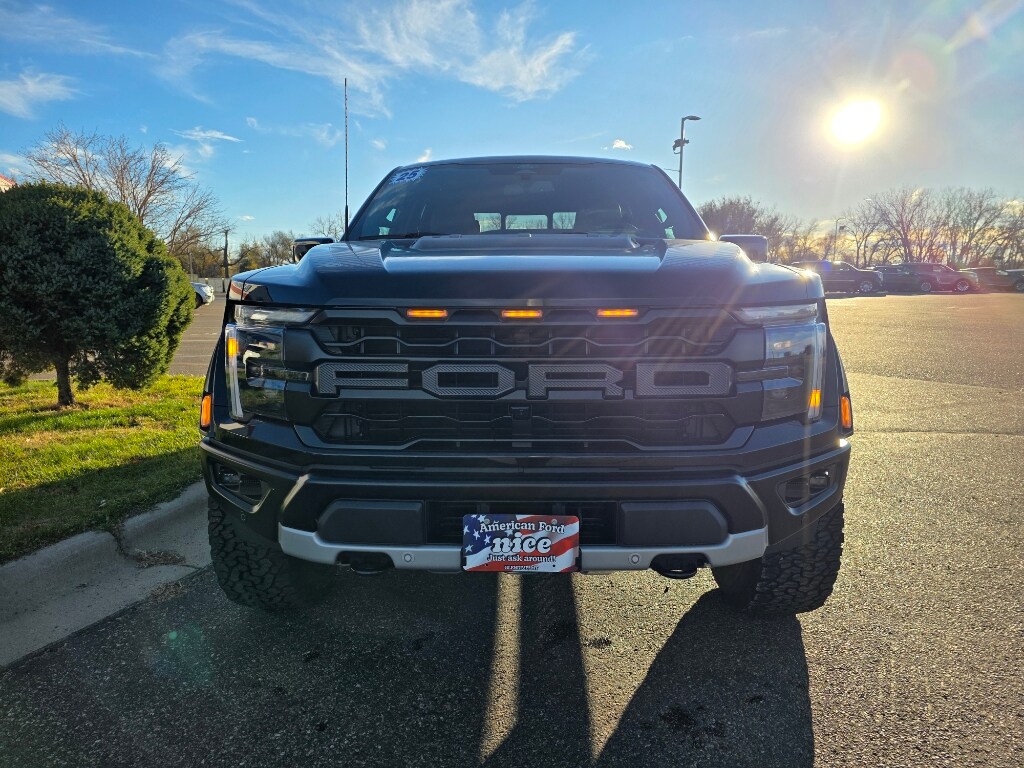 2025 Ford F-150 Raptor photo 2