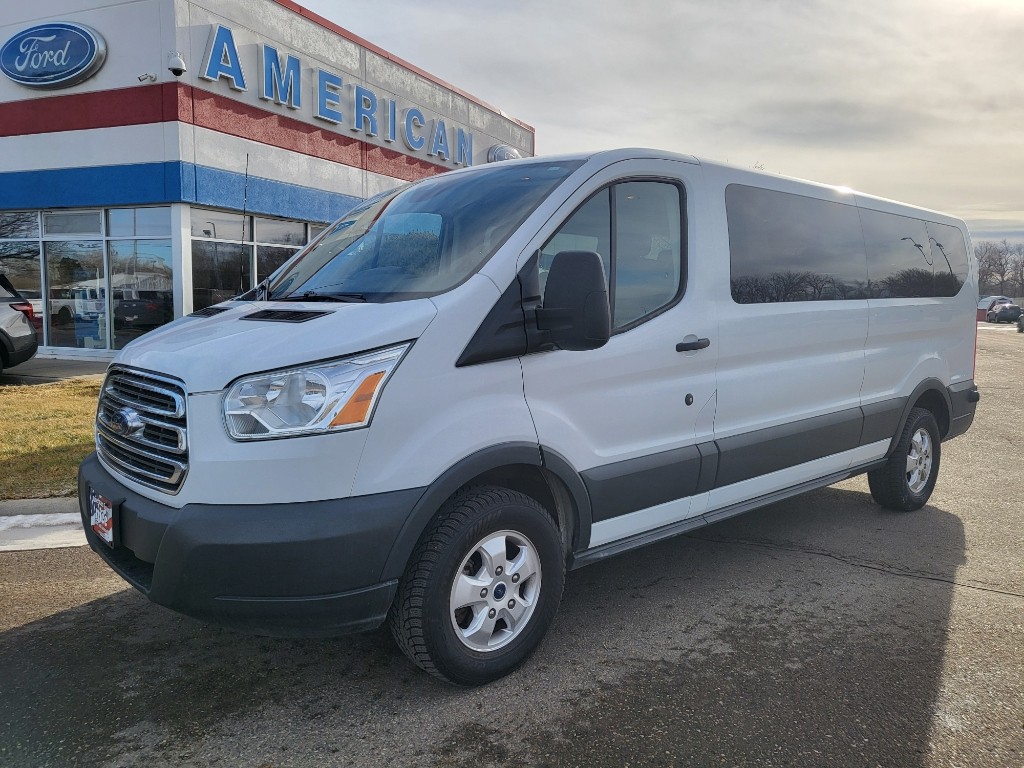 2017 Ford Transit Wagon XLT's photo