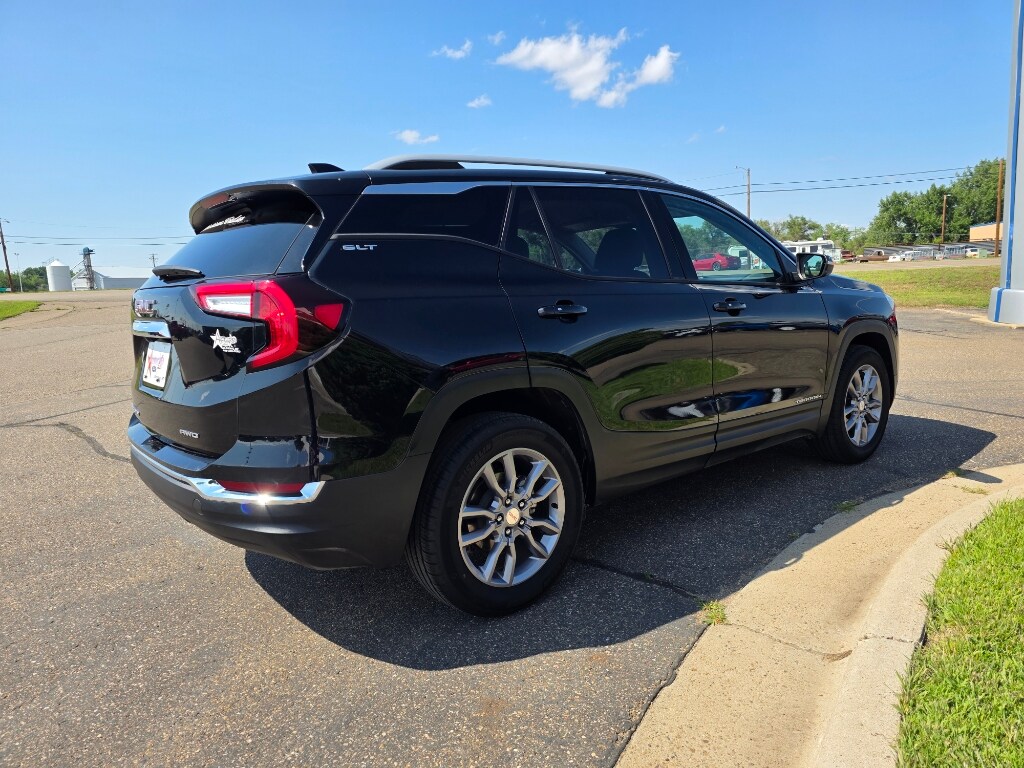 2024 Gmc Terrain SLT photo 2