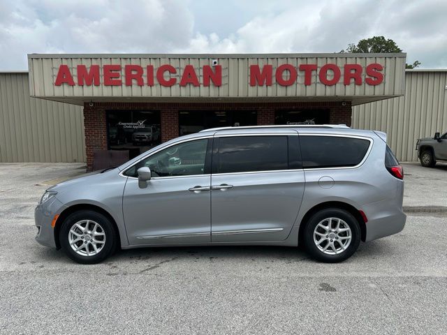 2020 Chrysler Pacifica Touring L's photo
