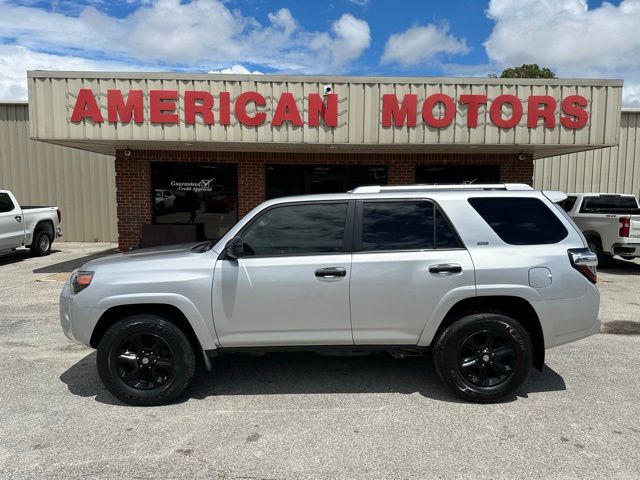 2018 Toyota 4Runner SR5 V6's photo
