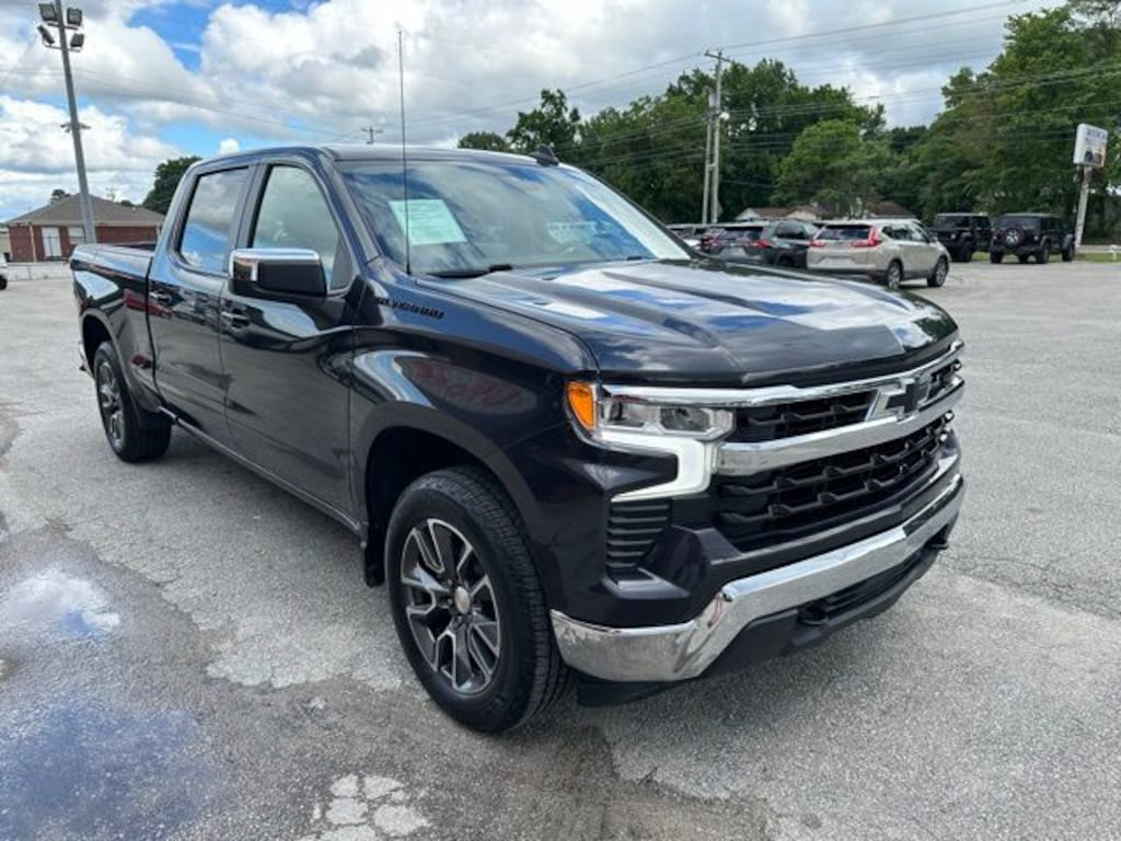 Used 2022 Chevrolet Silverado 1500 LT w/1LT Truck Crew Cab
