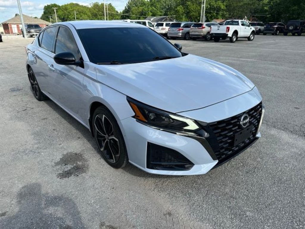 Used 2024 Nissan Altima 2.5 SR Sedan