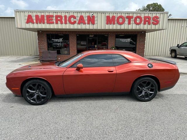 2020 Dodge Challenger SXT Auto's photo