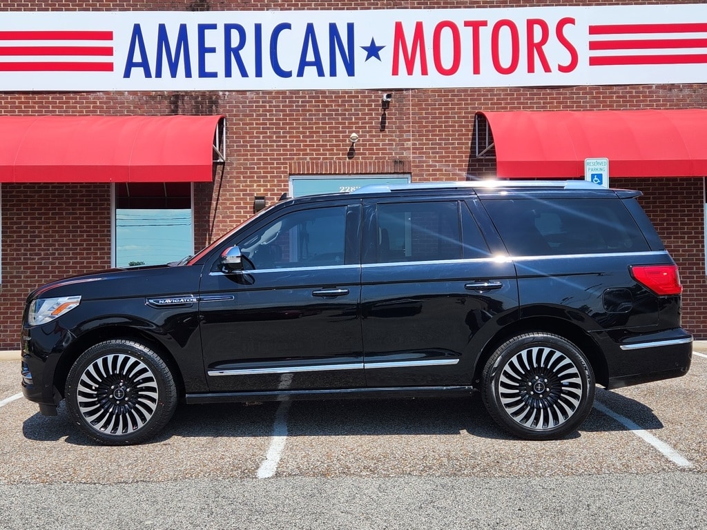 2021 Lincoln Navigator Black Label's photo