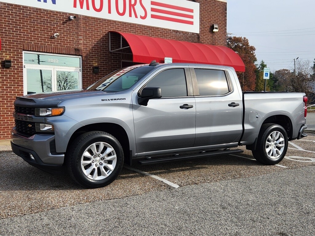 2021 Chevrolet Silverado 1500 Custom photo 2