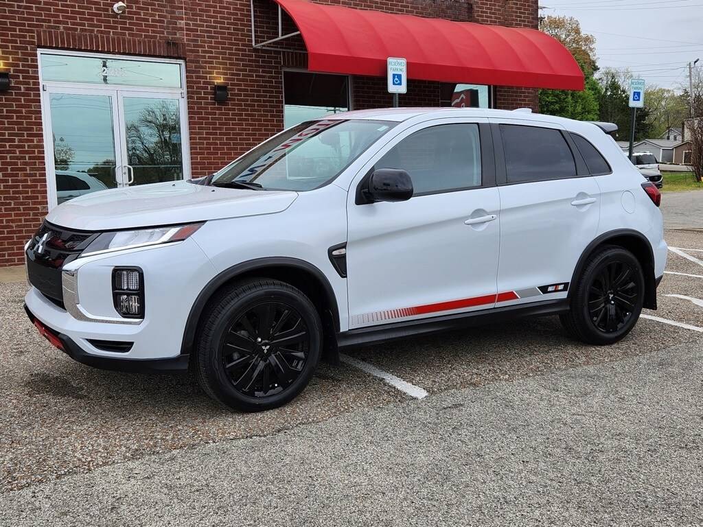 2023 Mitsubishi Outlander Sport LE photo 2