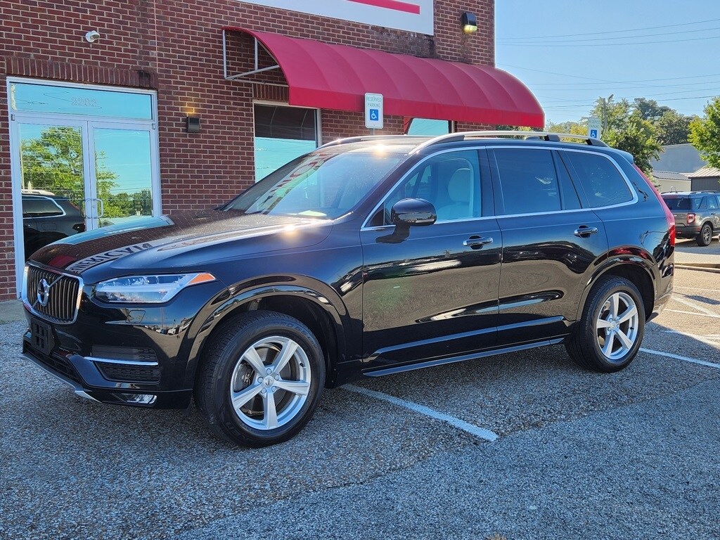 2018 Volvo XC90 Momentum photo 2