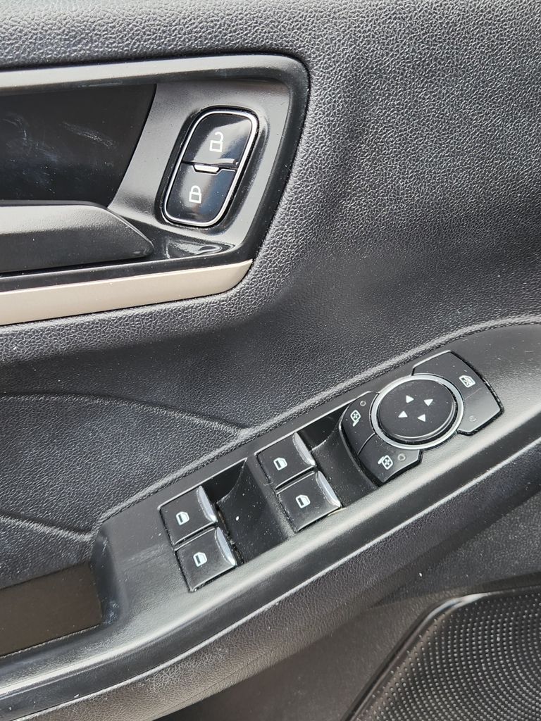2022 Ford Escape SE - Photo 16