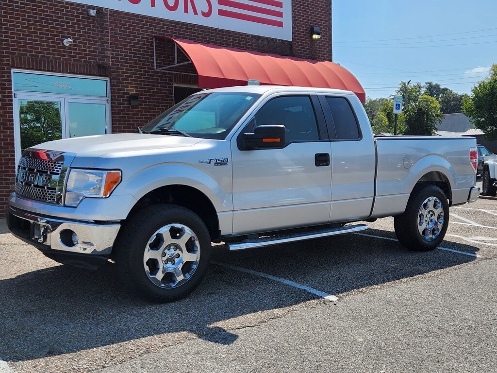 2013 Ford F-150 XLT photo 2