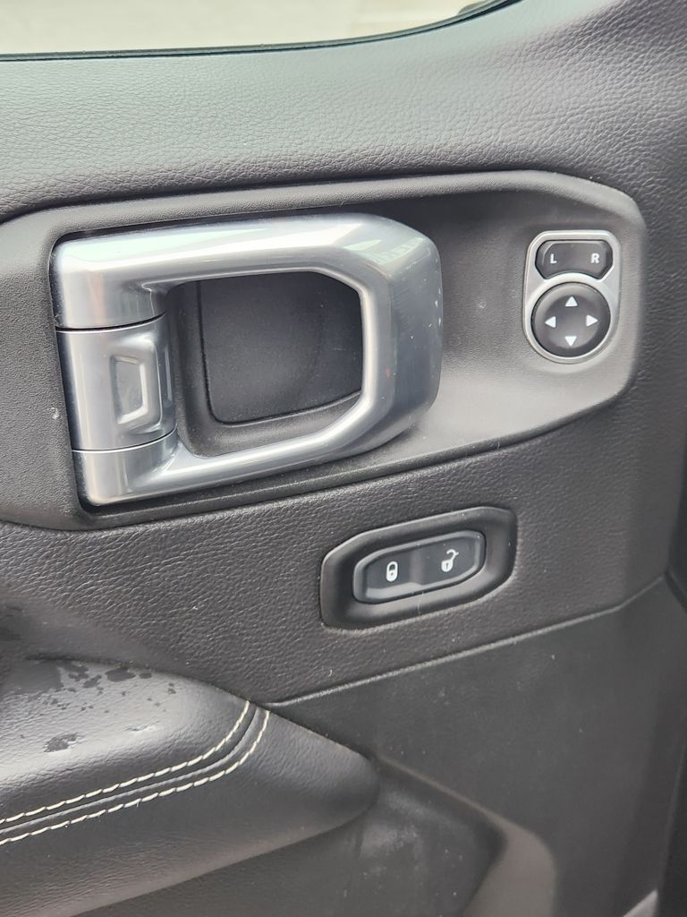 2021 Jeep Wrangler Unlimited Sahara - Photo 14