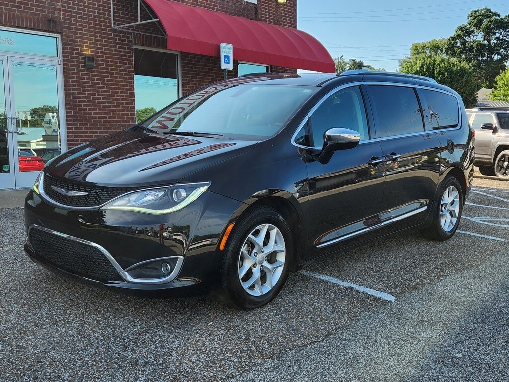 2020 Chrysler Pacifica Limited photo 2