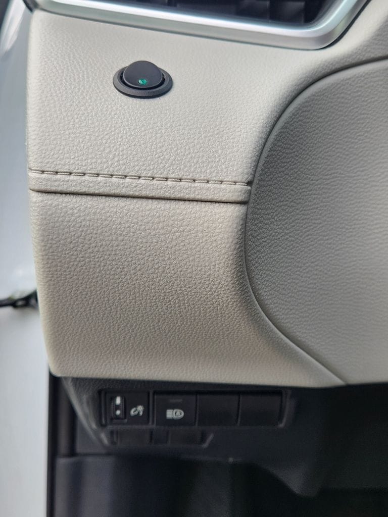 2022 Toyota Corolla Cross L - Photo 16