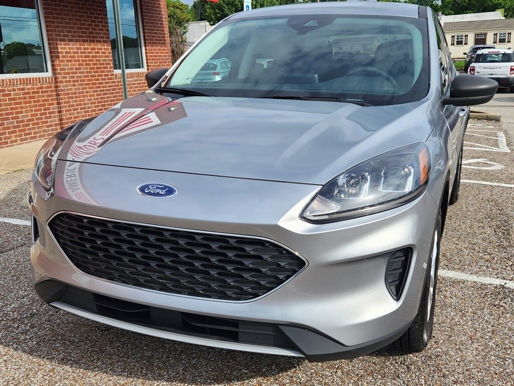 2022 Ford Escape SE photo 3