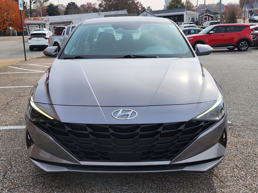 2021 Hyundai Elantra SEL photo 4