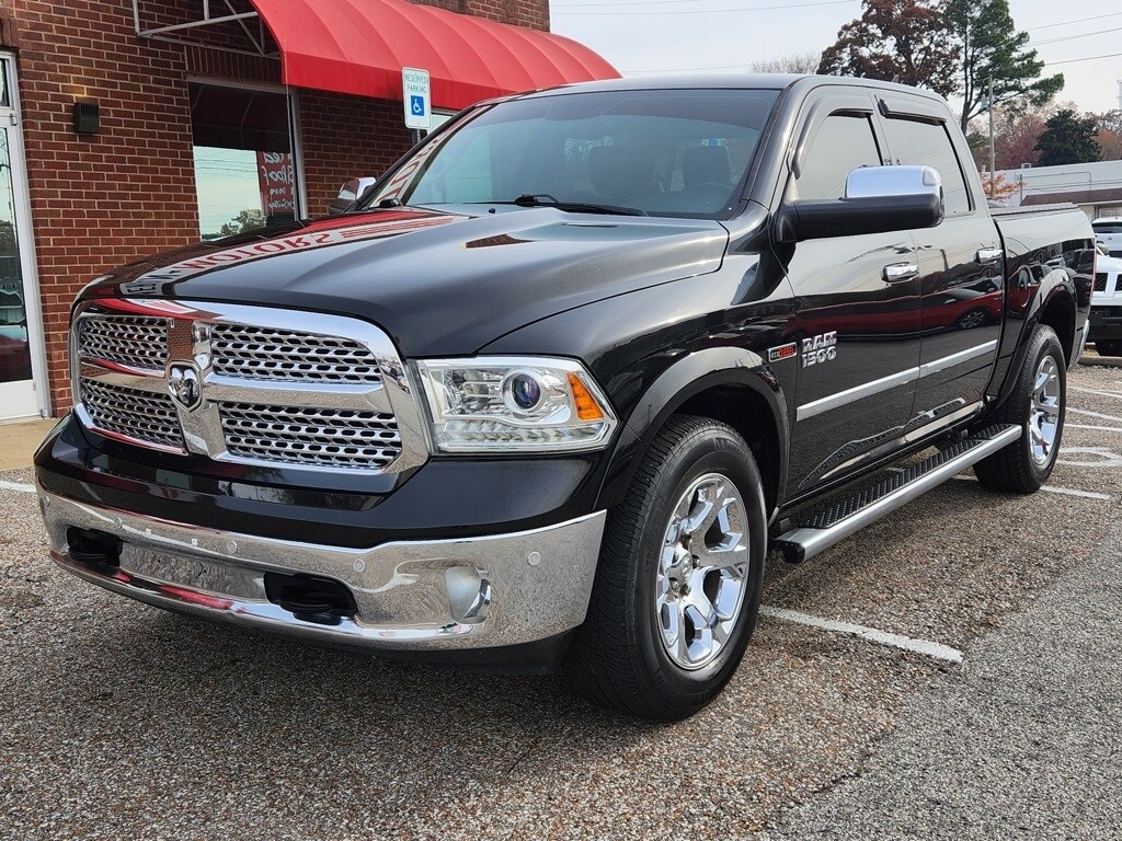 2018 Ram 1500 Laramie photo 3