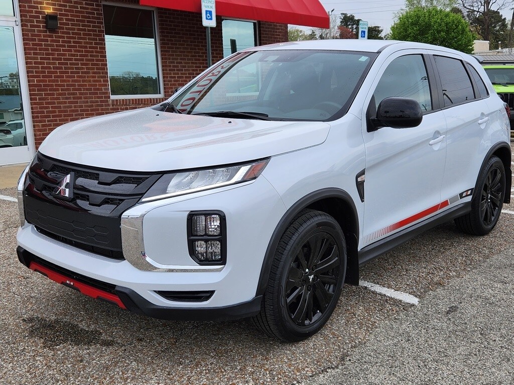 2023 Mitsubishi Outlander Sport LE photo 3