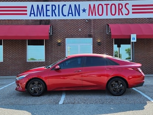 2022 Hyundai Elantra SEL Sedan