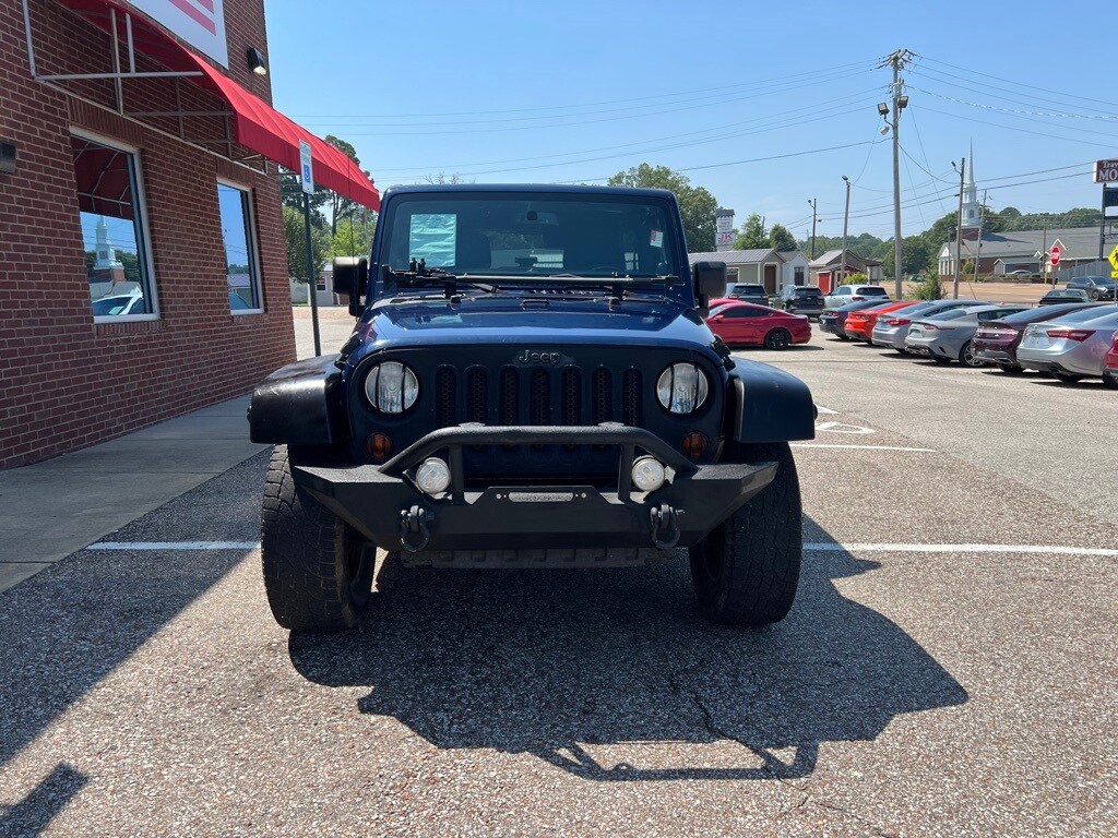 2013 Jeep Wrangler Unlimited Sahara photo 3