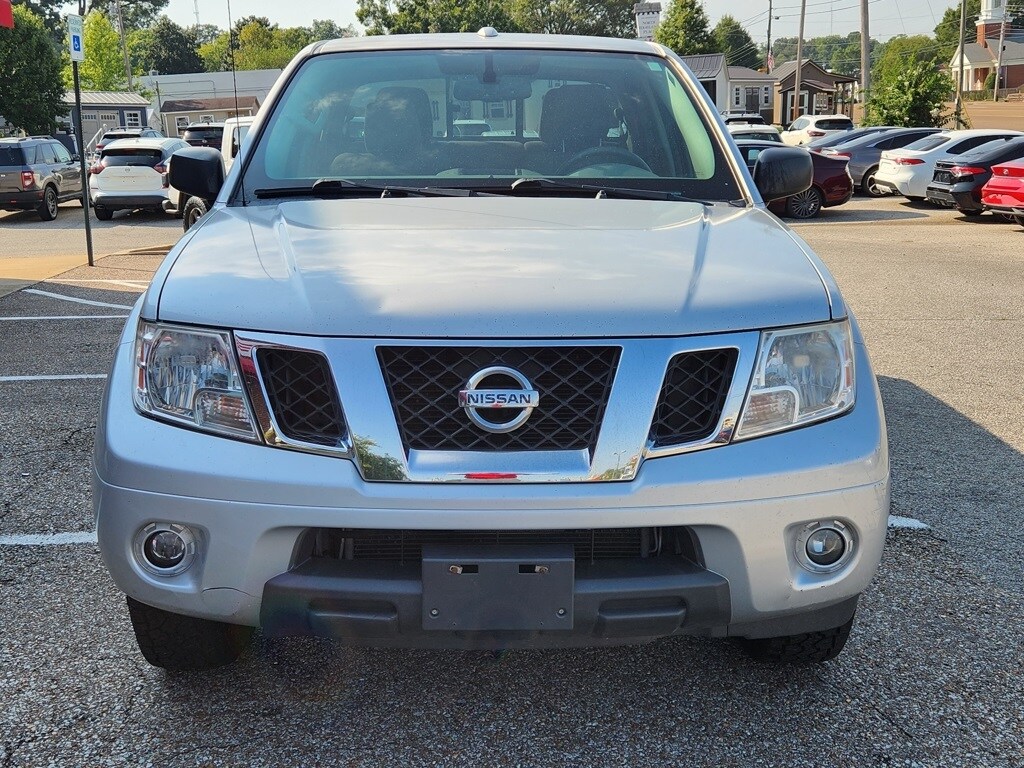 2017 Nissan Frontier SV photo 4