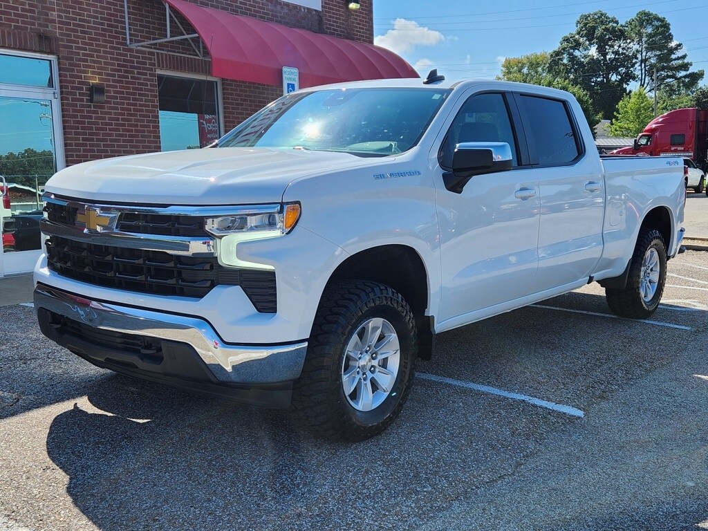 2023 Chevrolet Silverado 1500 photo 3