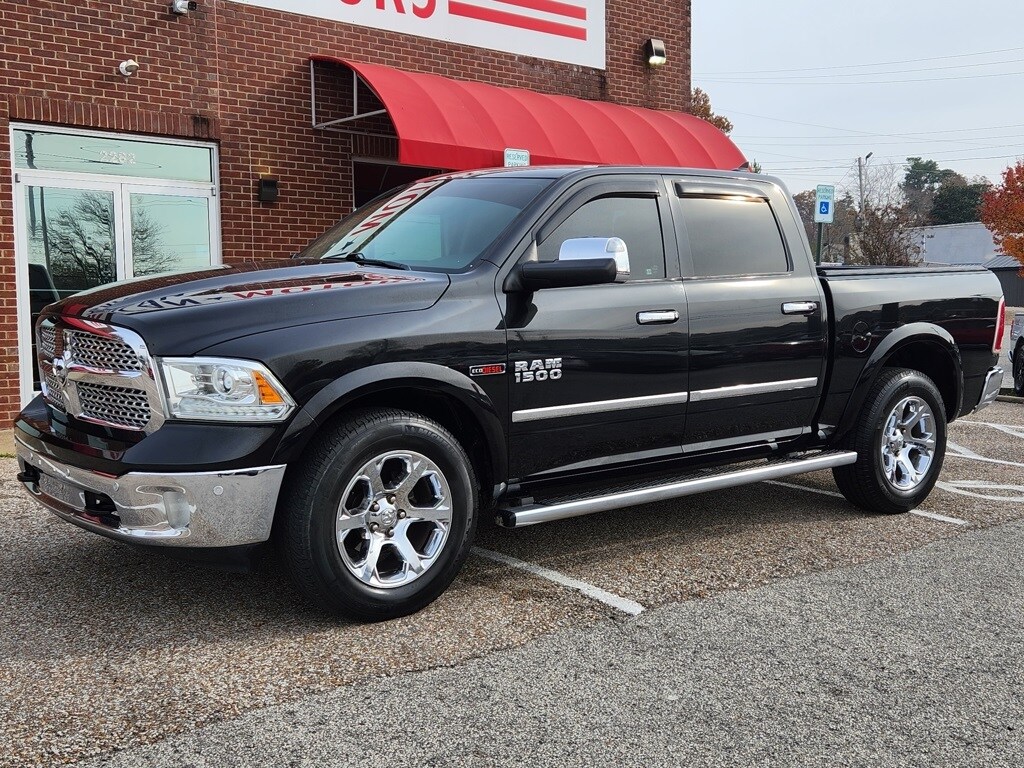 2018 Ram 1500 Laramie photo 2