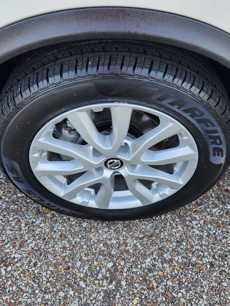 2022 Nissan Rogue Sport SV - Photo 13