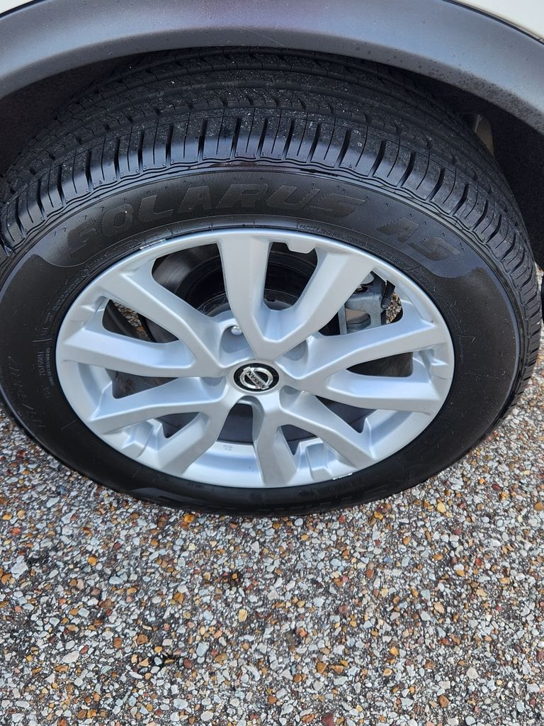 2022 Nissan Rogue Sport SV - Photo 12