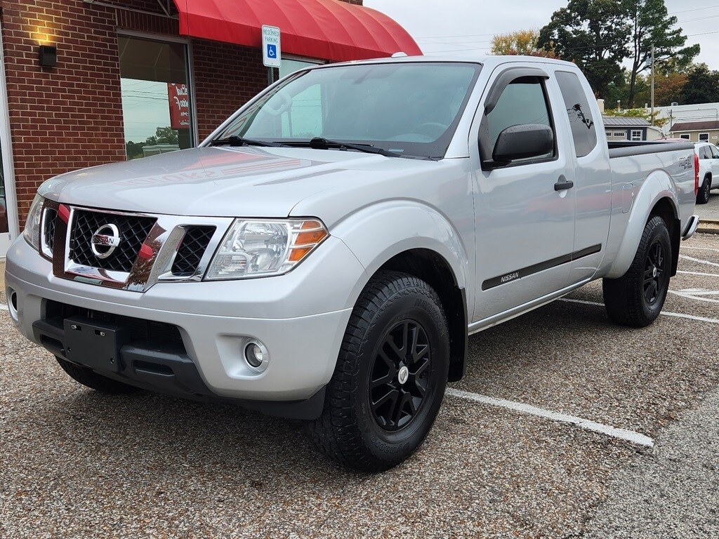 2018 Nissan Frontier SV photo 3