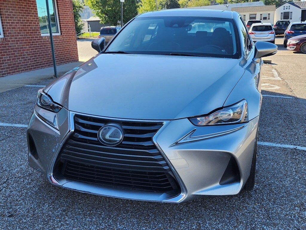 2018 Lexus IS 300 photo 3
